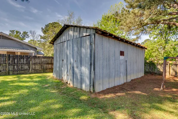 $199,900 | 205 West Pine Drive, Pearl, MS 39208