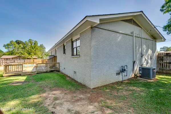 $199,900 | 205 West Pine Drive, Pearl, MS 39208
