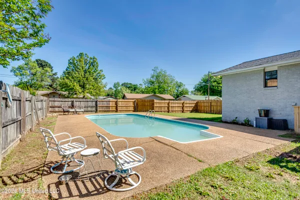 $199,900 | 205 West Pine Drive, Pearl, MS 39208