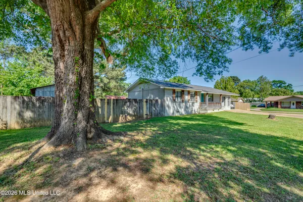 $199,900 | 205 West Pine Drive, Pearl, MS 39208