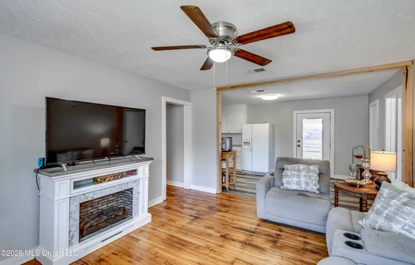 $199,900 | 205 West Pine Drive, Pearl, MS 39208