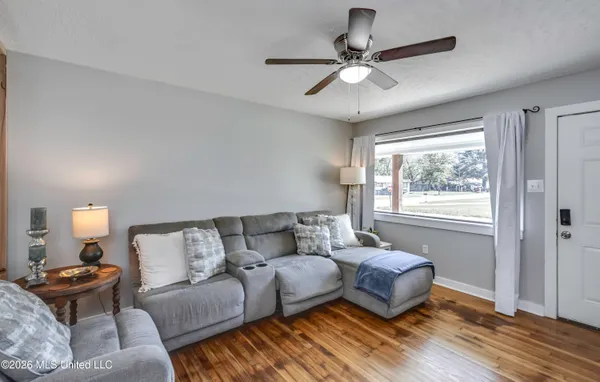 $199,900 | 205 West Pine Drive, Pearl, MS 39208