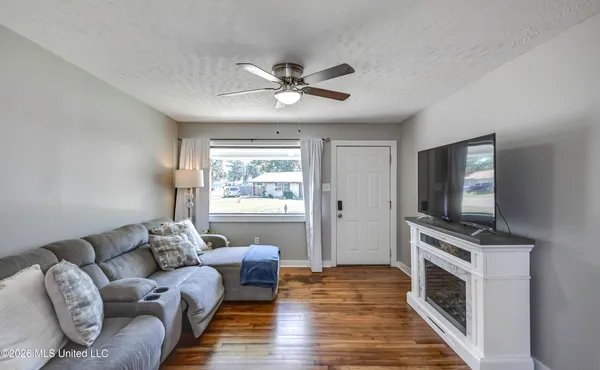 $199,900 | 205 West Pine Drive, Pearl, MS 39208