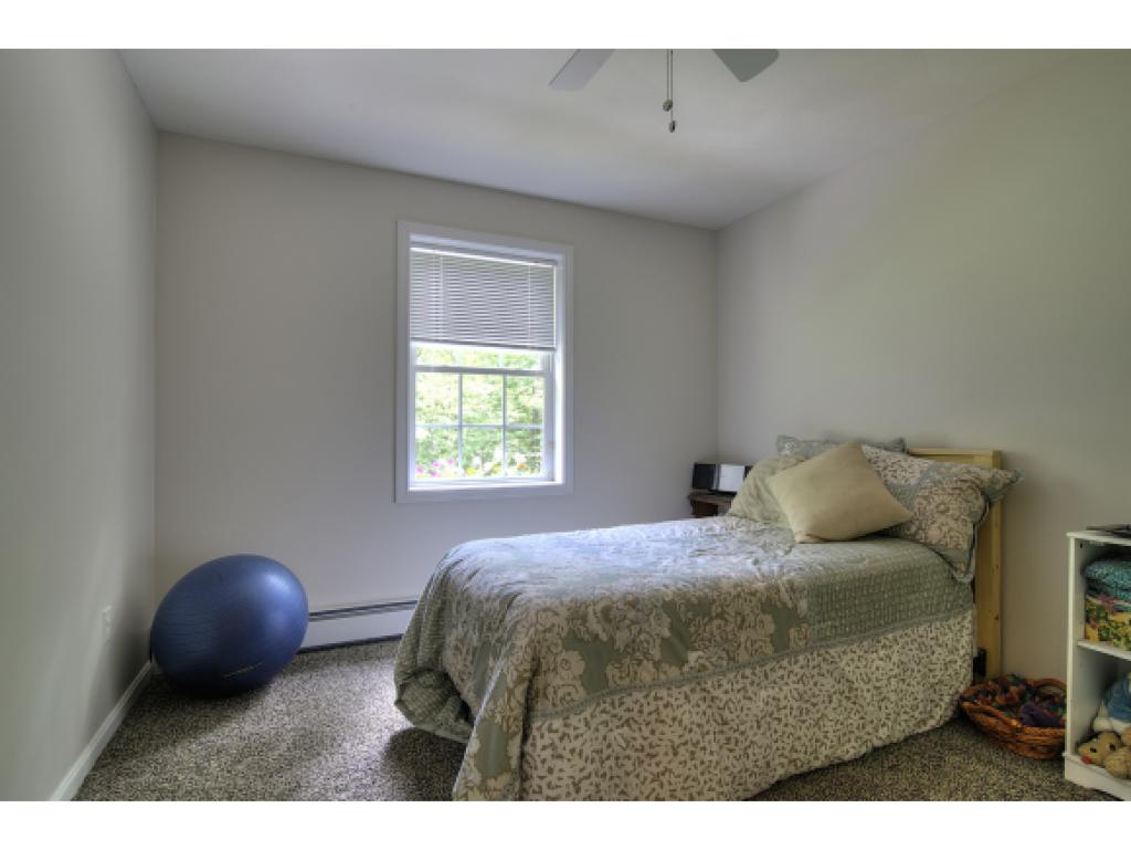 1289 Smyth Road Hooksett, NH 03106 - Photo 12 of 25