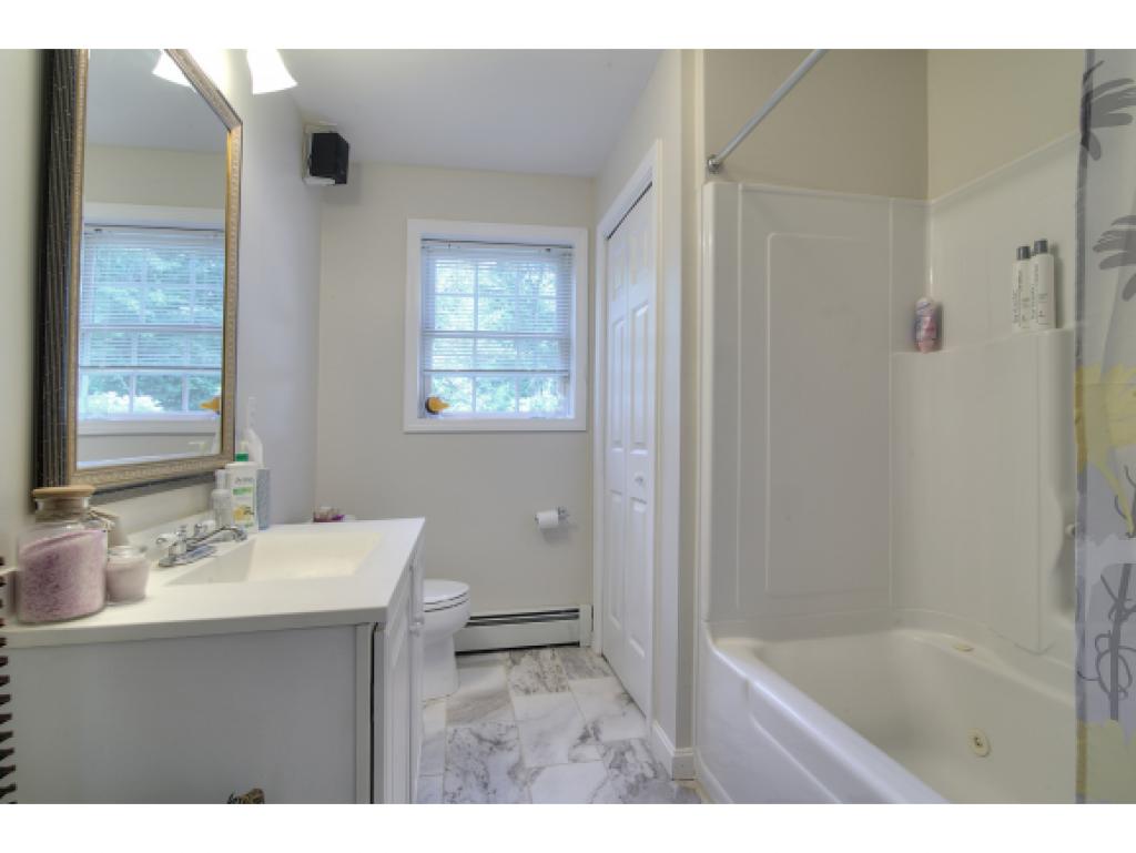1289 Smyth Road Hooksett, NH 03106 - Photo 13 of 25
