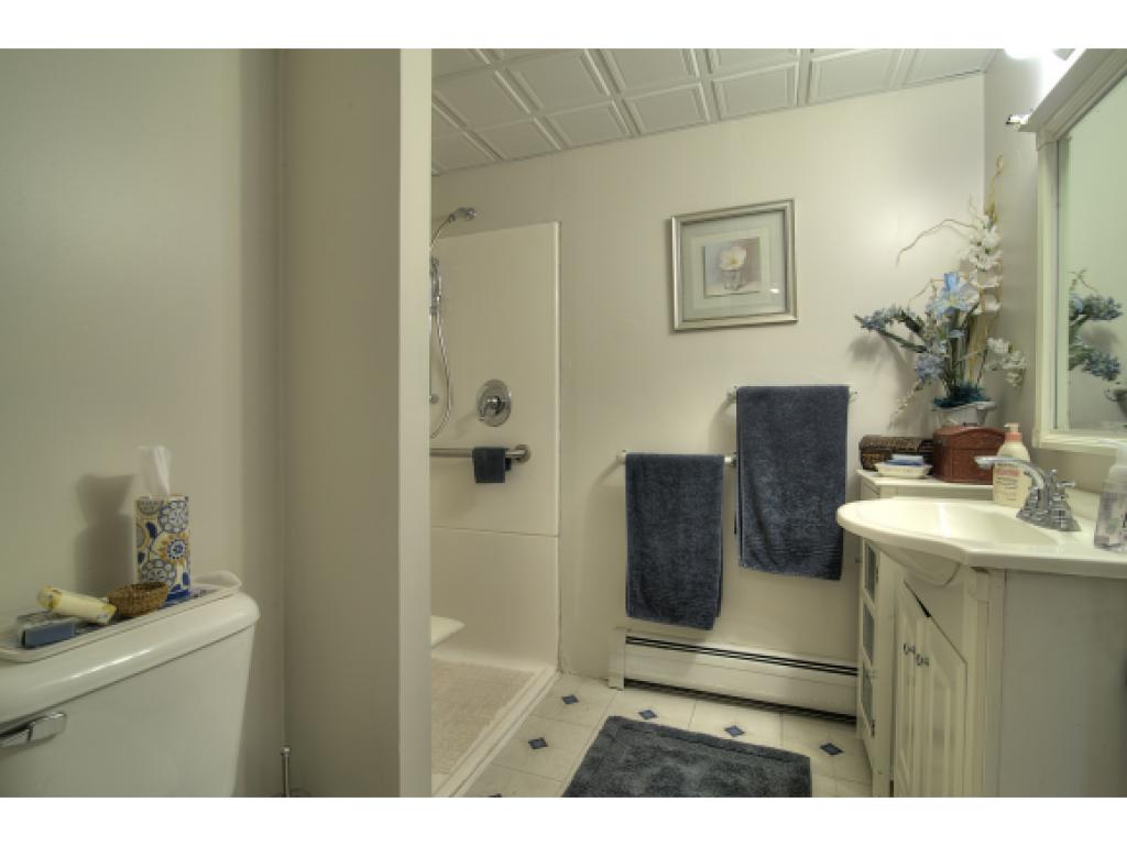 1289 Smyth Road Hooksett, NH 03106 - Photo 17 of 25