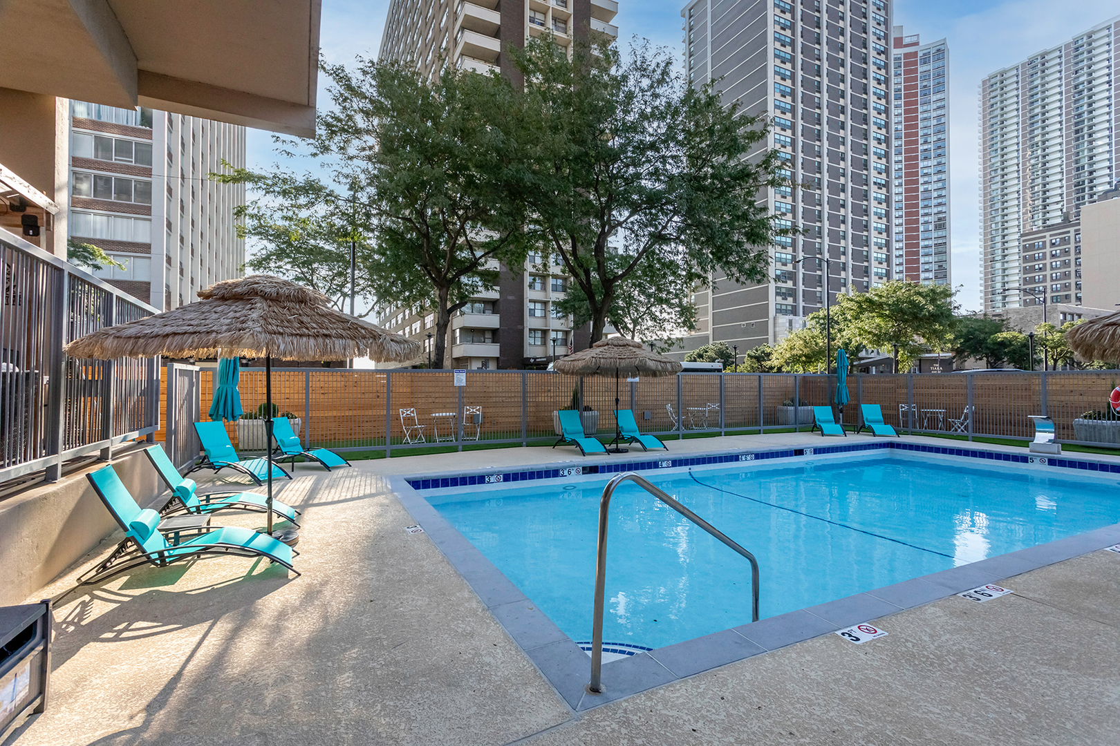6166 North Sheridan Road, Unit 4G Chicago, IL 60660 - Photo 14 of 24 an outdoor view with patio