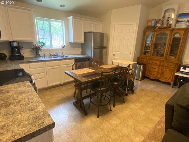 311 Saddle Road Amboy, WA 98601 - Photo 7 of 31 Gallery Image 7