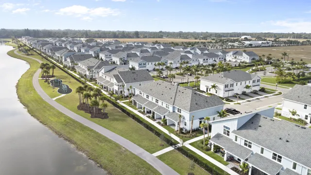 $3,200 | 4616 Longwood Lk Square, Westlake, FL 33470