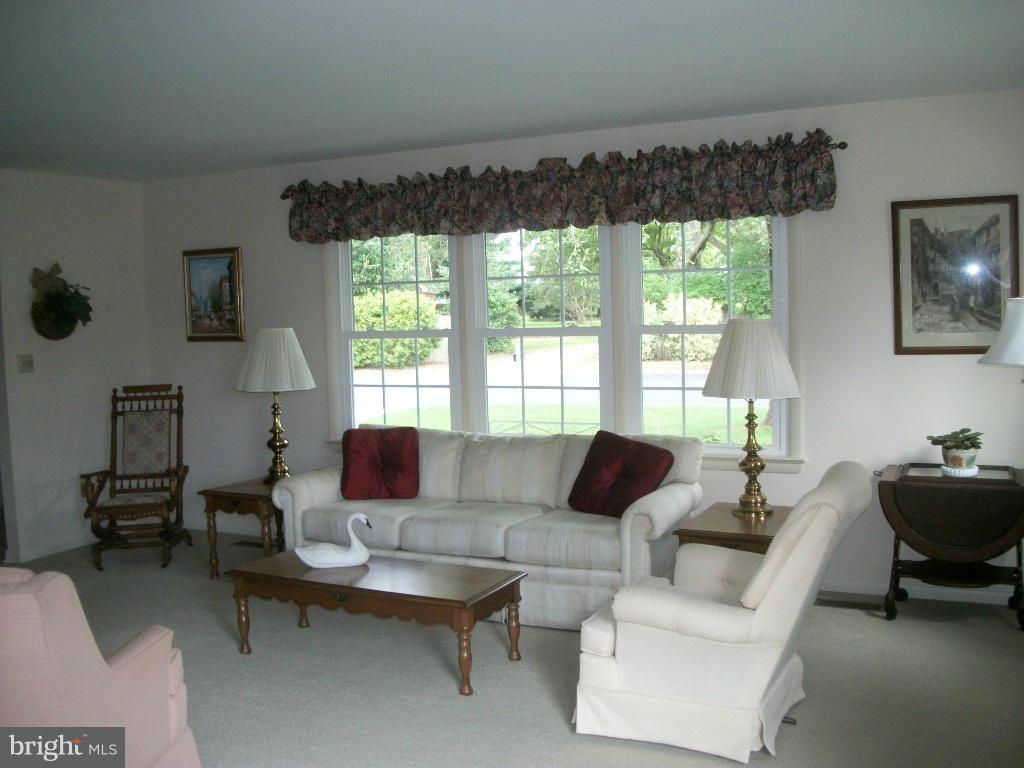 4 Sandy Acres Road Cambridge, MD 21613 - Photo 21 of 29 Living Room
