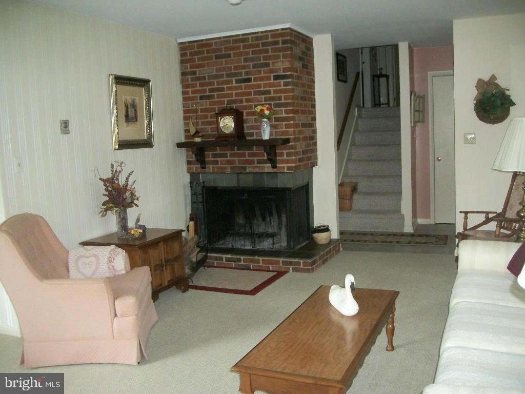 4 Sandy Acres Road Cambridge, MD 21613 - Photo 22 of 29 Living Room