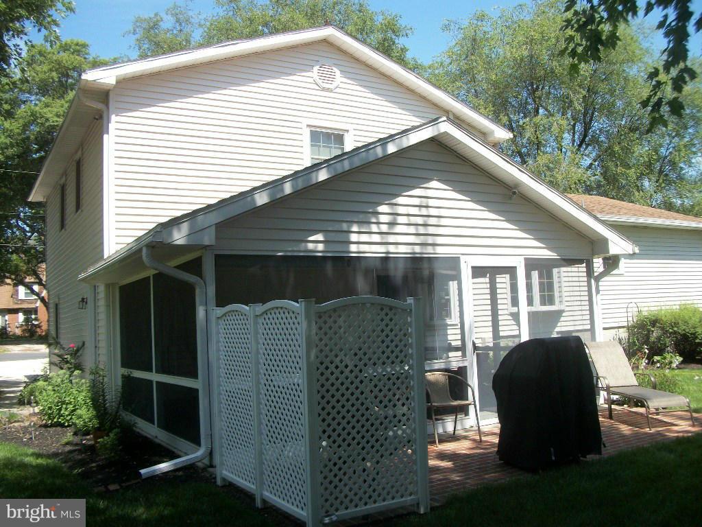 4 Sandy Acres Road Cambridge, MD 21613 - Photo 6 of 29 Exterior (Rear)
