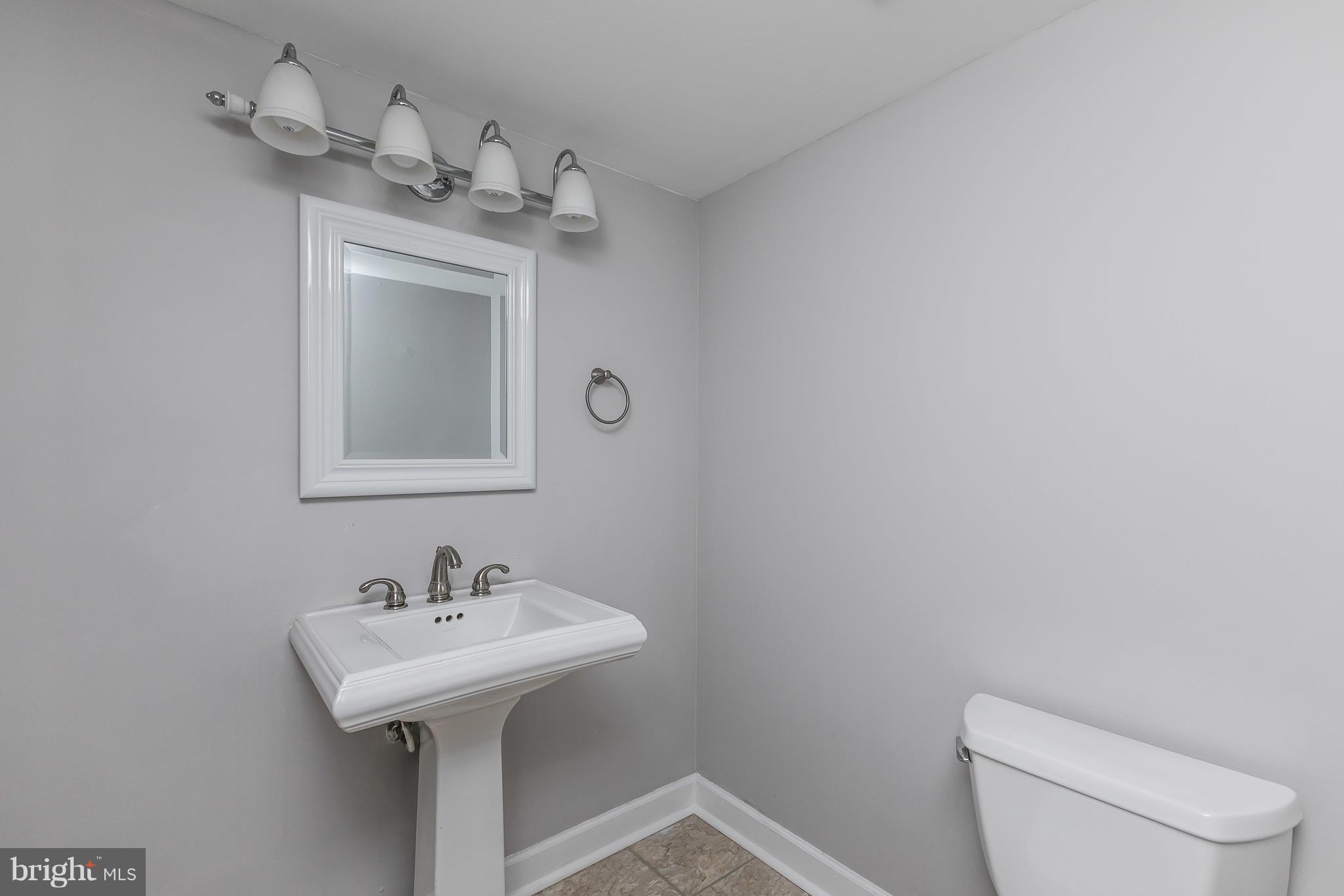 905 Farmstead Road Cockeysville, MD 21030 - Photo 26 of 30 Bath