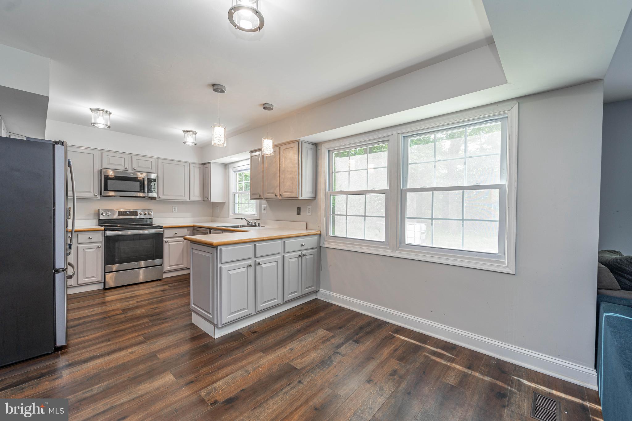 9003 Eastbourne Lane Laurel, MD 20708 - Photo 8 of 24 Gallery Image 8