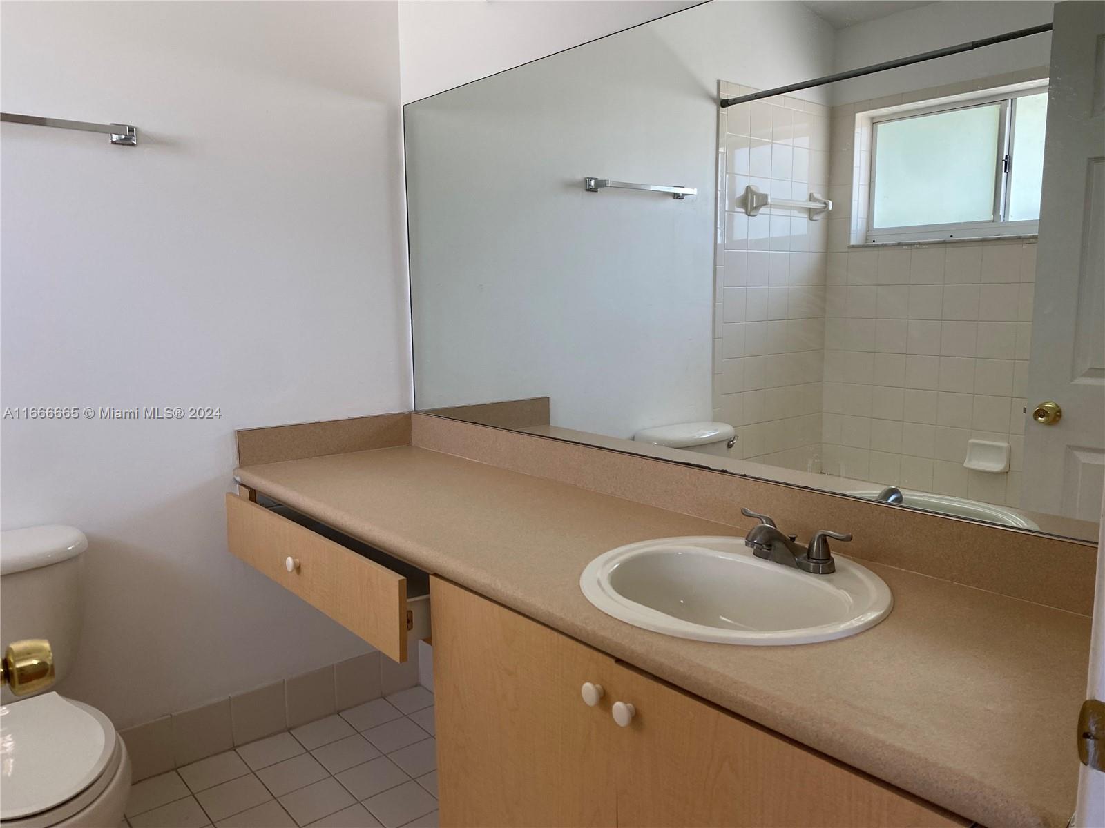 147 Hidden Ct Road, Unit H43 Hollywood, FL 33023 - Photo 12 of 27 Gallery Image 12