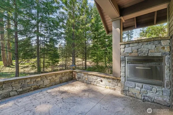 a view of backyard with a small cabin