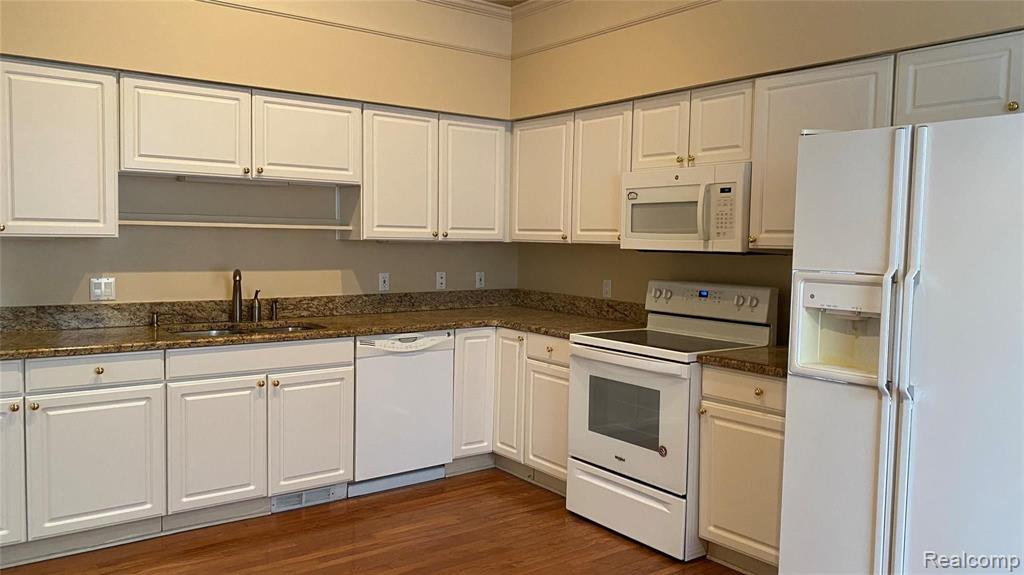 1436 Copper Circle Rochester, MI 48306 - Photo 7 of 21