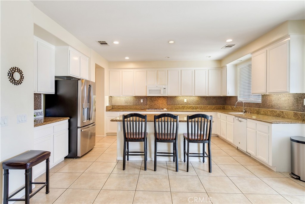 31271 Moss Street Mentone, CA 92359 - Photo 20 of 36