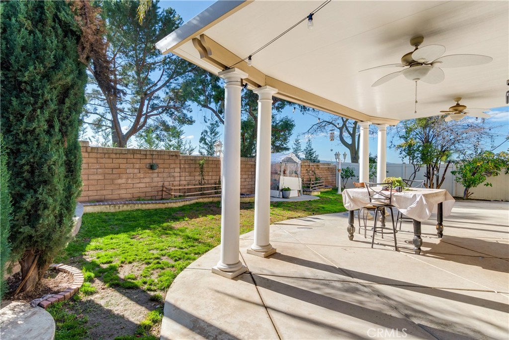 31271 Moss Street Mentone, CA 92359 - Photo 6 of 36