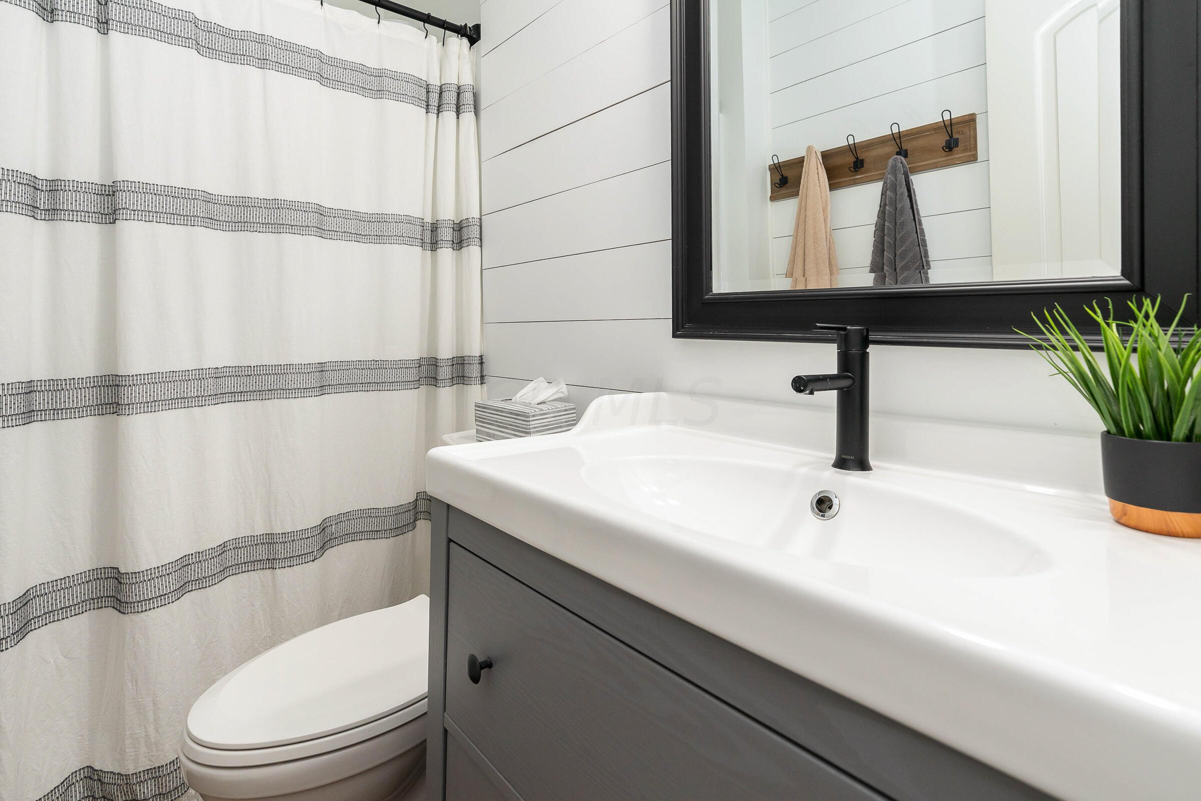 57 Ravine Road Powell, OH 43065 - Photo 23 of 33 Master Bathroom
