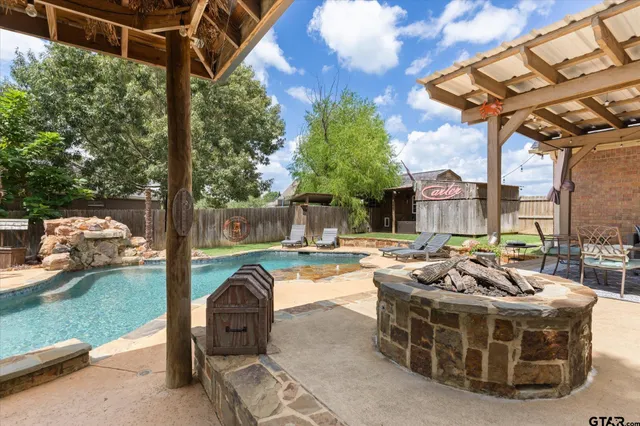 $380,000 | 1513 North Whatley Road, White Oak, TX 75693