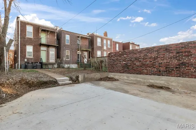 $240,000 | 3443 Keokuk Street, St. Louis, MO 63118