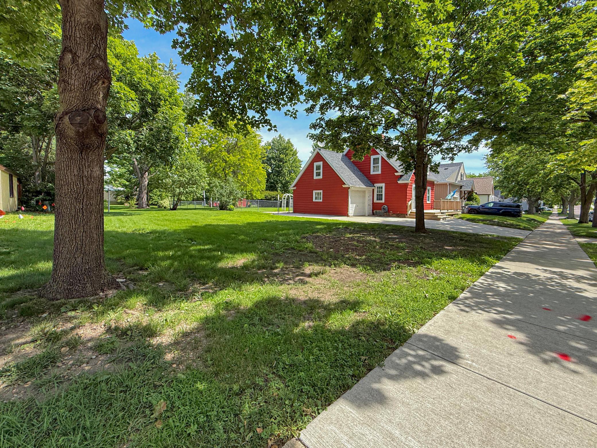 419 Webster Street Fairmont, MN 56031 - Photo 38 of 51