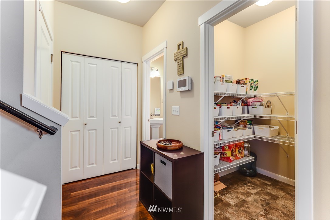 13441 Southeast 181st Street Renton, WA 98058 - Photo 7 of 21 Gallery Image 7