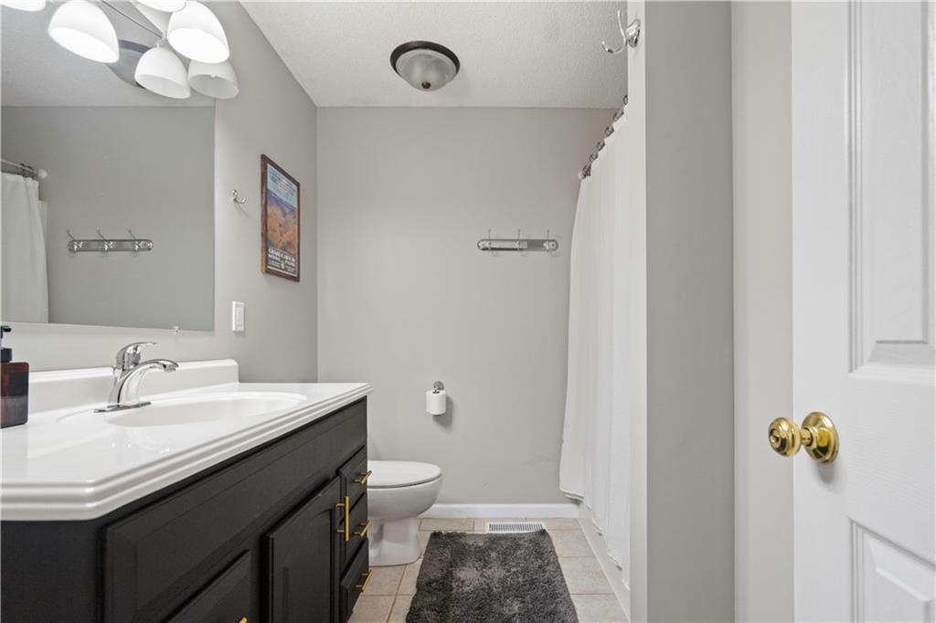 28431 Woodland Road Paola, KS 66071 - Photo 33 of 64