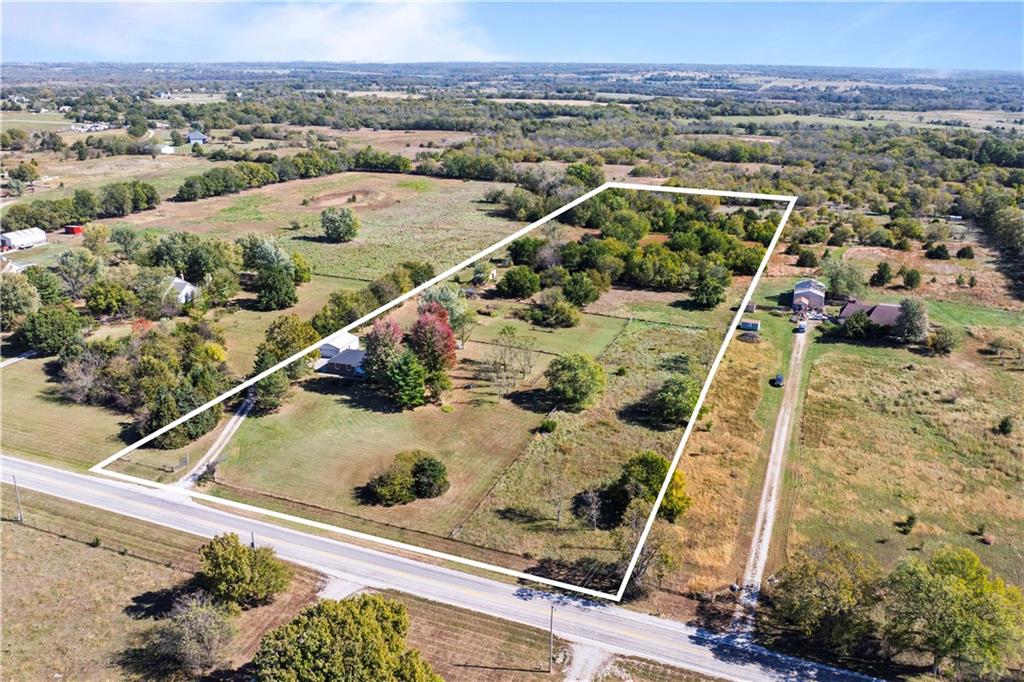 28431 Woodland Road Paola, KS 66071 - Photo 6 of 64