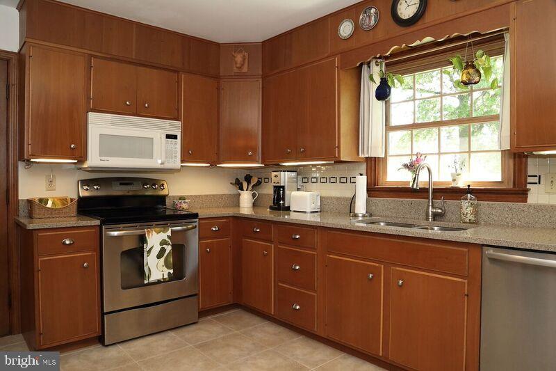 2740 Old Orchard Road Lancaster, PA 17601 - Photo 6 of 27