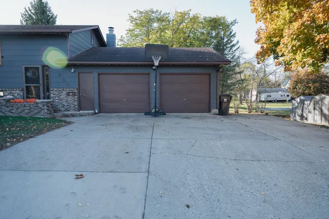 $286,000 | 220 Christina Street, Fairmont, MN 56031