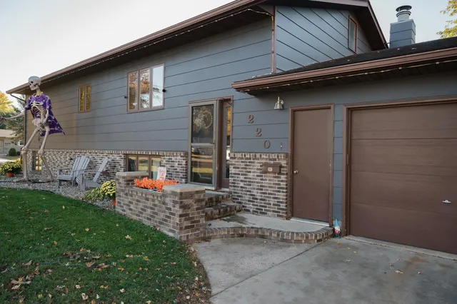 $286,000 | 220 Christina Street, Fairmont, MN 56031