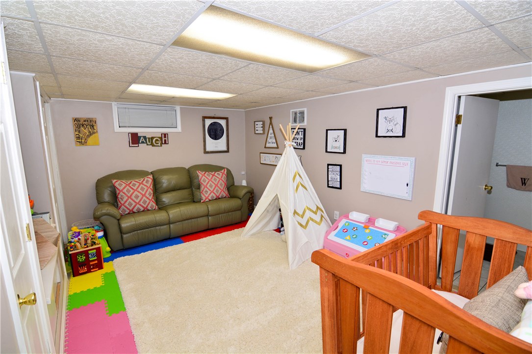 14 Saxonia Road Cranston, RI 02920 - Photo 19 of 24 Gallery Image 19