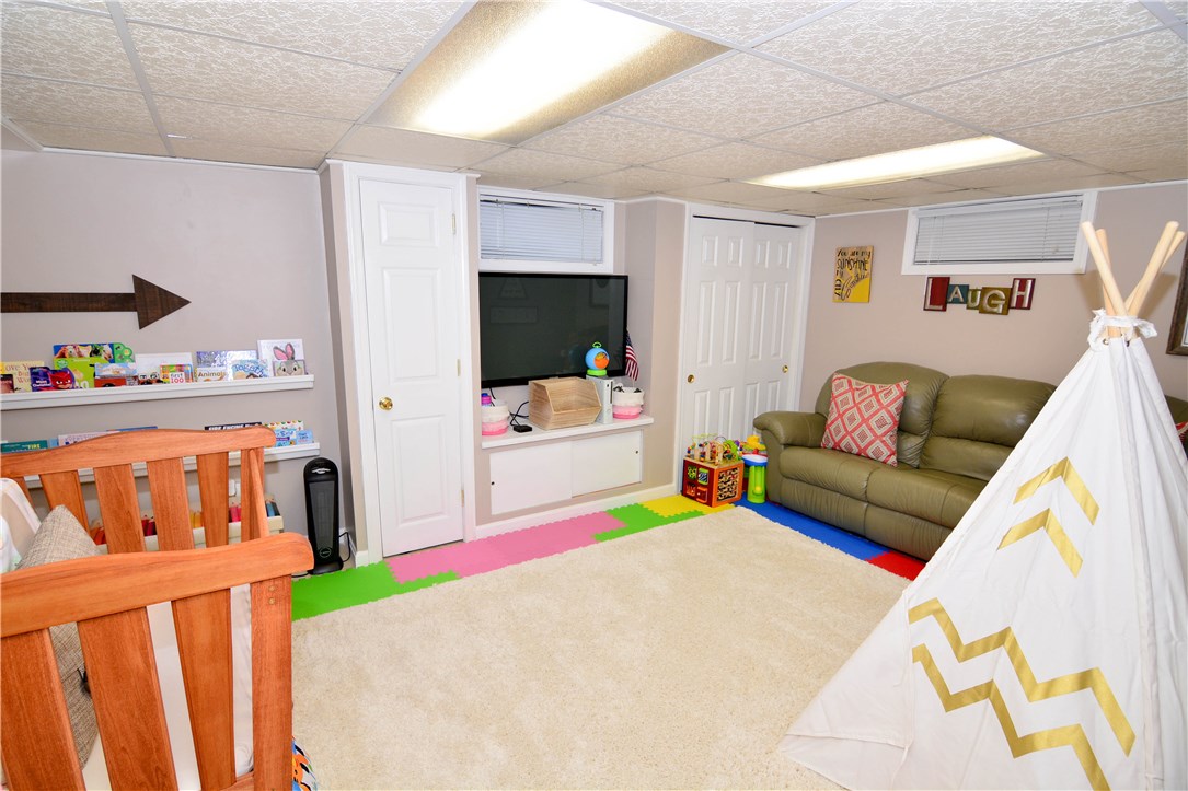14 Saxonia Road Cranston, RI 02920 - Photo 20 of 24 Gallery Image 20