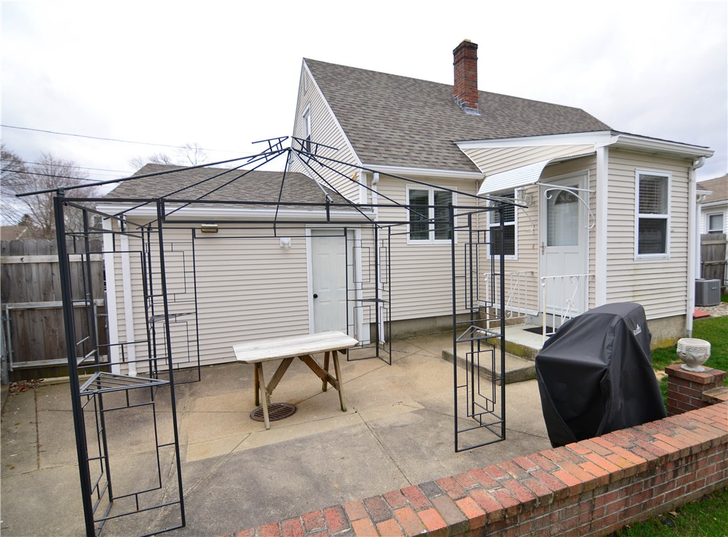 14 Saxonia Road Cranston, RI 02920 - Photo 24 of 24 Gallery Image 24