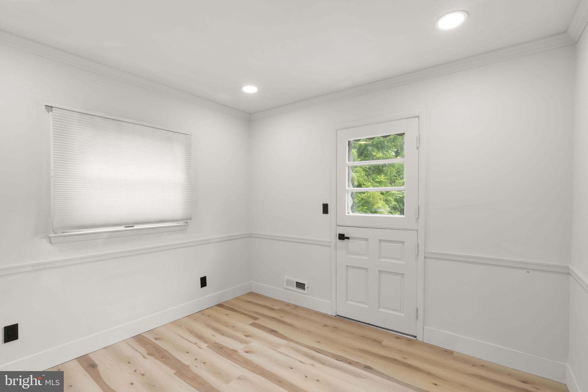 577 Brook Road Towson, MD 21286 - Photo 15 of 49 Bright and airy blank canvas room.