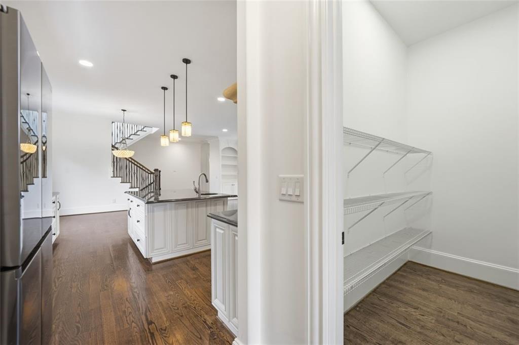 7611 Regency Circle Sandy Springs, GA 30350 - Photo 16 of 74