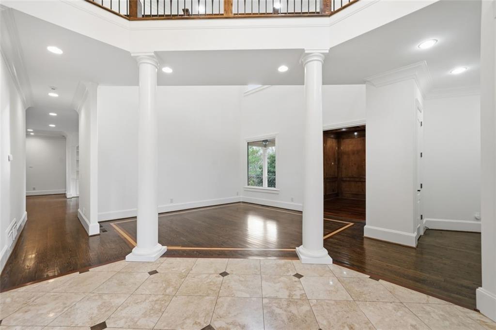 7611 Regency Circle Sandy Springs, GA 30350 - Photo 3 of 74