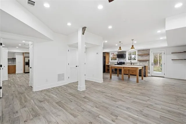 $1,800,000 | 7611 Regency Circle, Sandy Springs, GA 30350