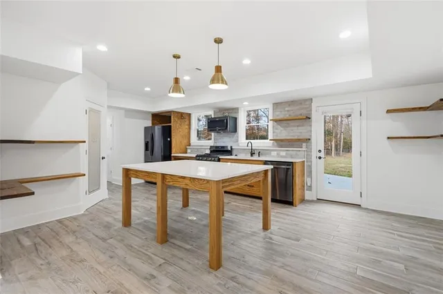 $1,800,000 | 7611 Regency Circle, Sandy Springs, GA 30350