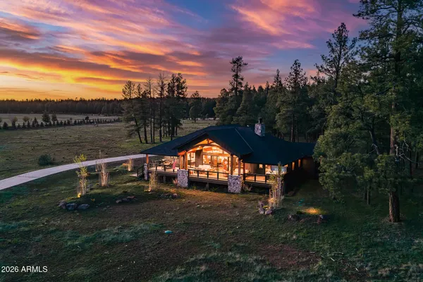 $2,190,000 | 405 East Foxboro Road, Munds Park, AZ 86017