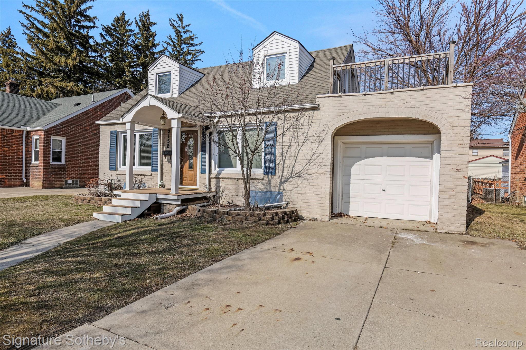 2158 Hawthorne Road Grosse Pointe, MI 48236 - Photo 2 of 34 Gallery Image 2
