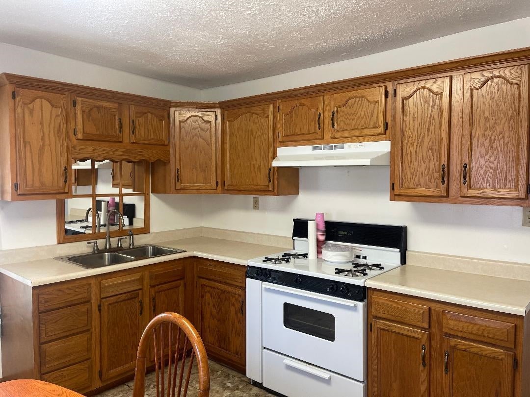 4641 Bradley Road Huntington, WV 25704 - Photo 5 of 16 Gallery Image 5