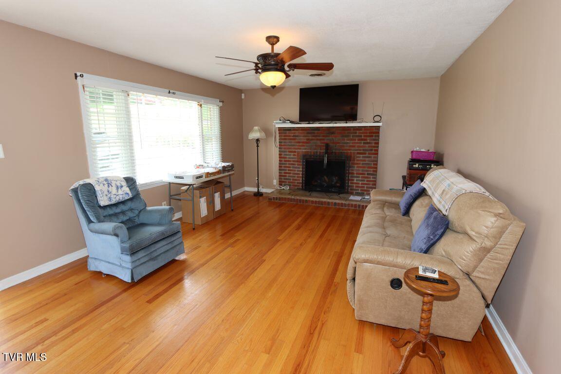 4244 Reedy Creek Road Bristol, VA 24202 - Photo 7 of 36 7