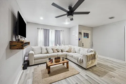 $140,000 | 10109 Chesterfield Drive, Houston, TX 77051