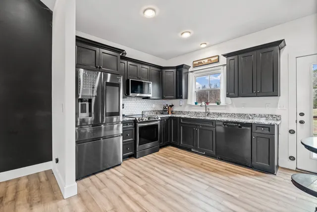 $400,000 | 1211 North Charlotte Street, Dickson, TN 37055