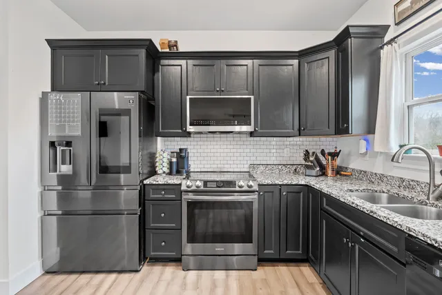 $400,000 | 1211 North Charlotte Street, Dickson, TN 37055