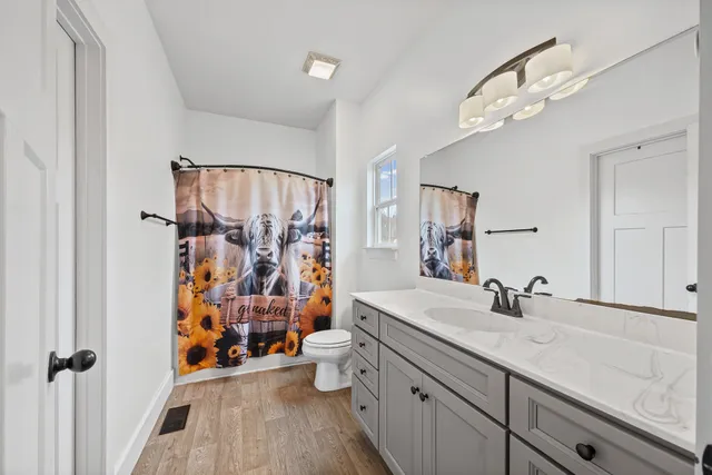 $400,000 | 1211 North Charlotte Street, Dickson, TN 37055