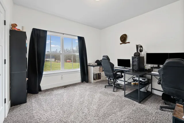 $400,000 | 1211 North Charlotte Street, Dickson, TN 37055